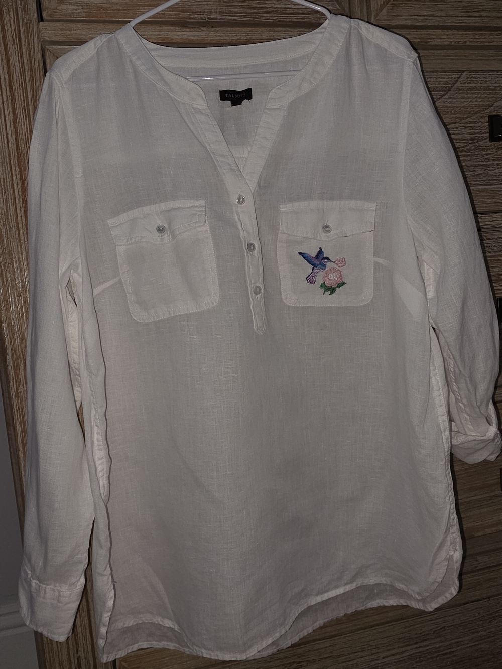 Blouse with hand-embroidered details made with lots of love, in excellent condit